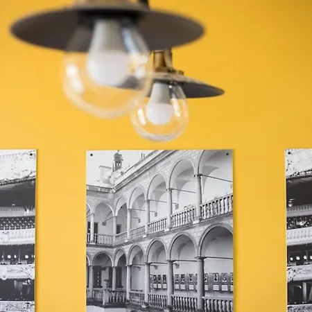 Appartement Miskevycha Square Apartment- 2 Minutes To The Opera House And Market Square *