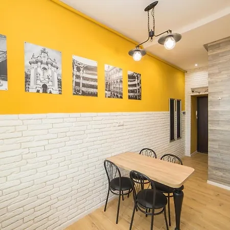 Apartament Miskevycha Square Apartment- 2 Minutes To The Opera House And Market Square Lwów