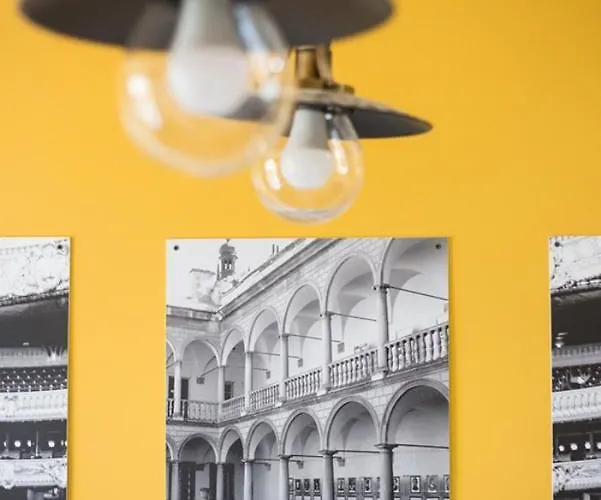 Appartement Miskevycha Square Apartment- 2 Minutes To The Opera House And Market Square *