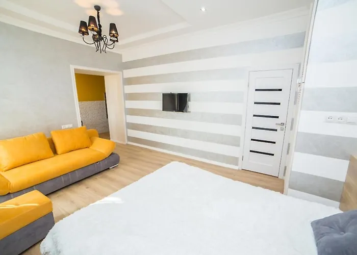 Apartamento Miskevycha Square Apartment- 2 Minutes To The Opera House And Market Square Lviv