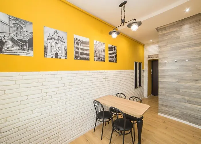 Apartmán Miskevycha Square Apartment- 2 Minutes To The Opera House And Market Square Lvov
